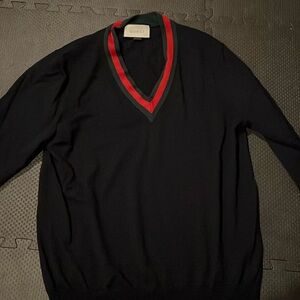 Gucci Men’s V-Neck - Size XXL